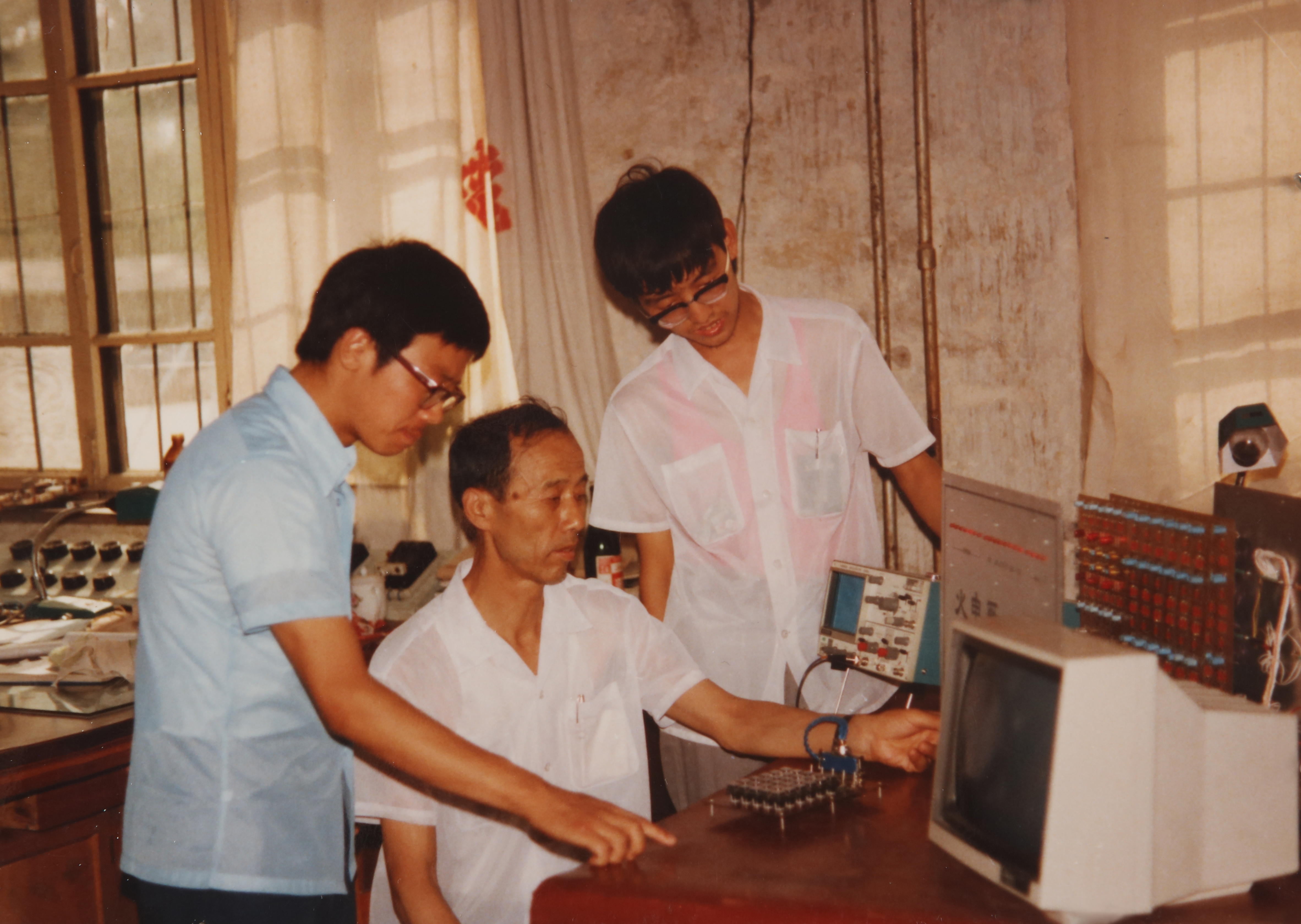 杨老师早年工作照片-3